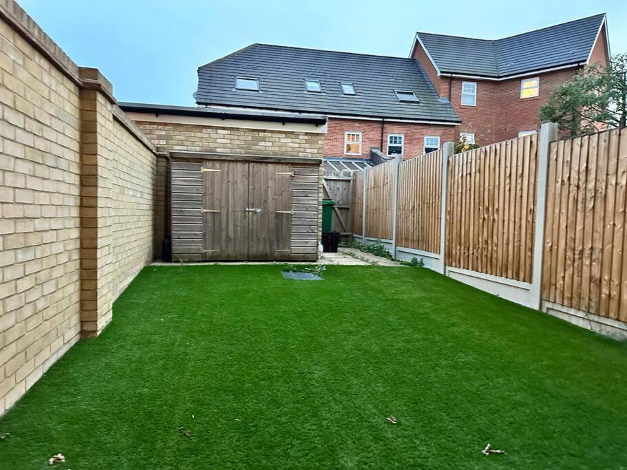 Serene Home Ideally Connected To Central London Bromley Exteriör bild