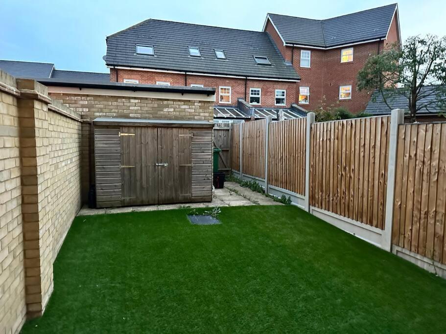 Serene Home Ideally Connected To Central London Bromley Exteriör bild