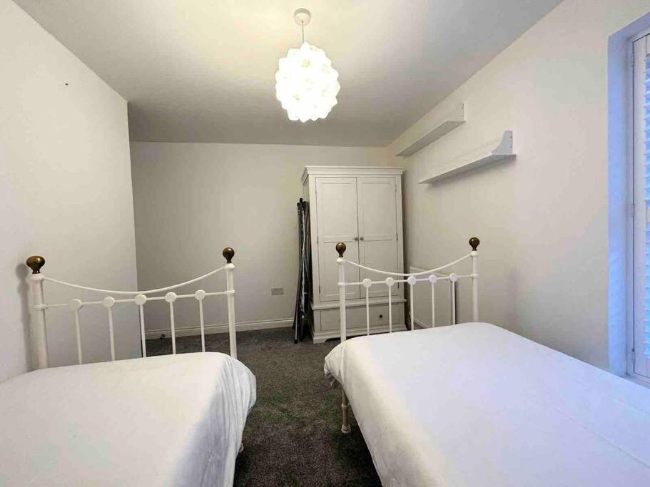 Serene Home Ideally Connected To Central London Bromley Exteriör bild