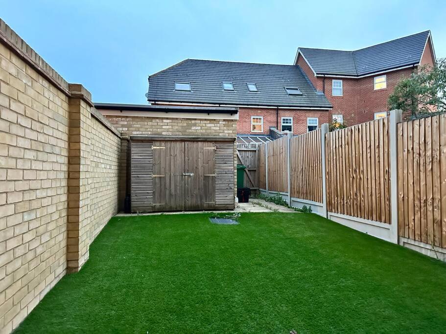 Serene Home Ideally Connected To Central London Bromley Exteriör bild